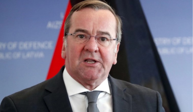 Германскиот министер за одбрана го одложи патувањето на Балканот поради војната во Газа