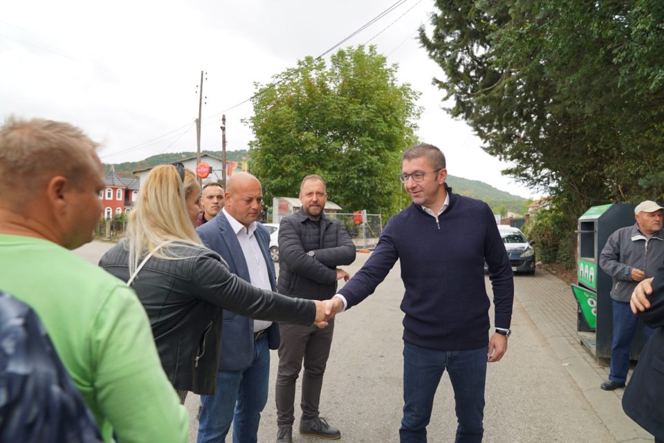 Мицкоски: Владата на ВМРО-ДПМНЕ ќе реалоцира 2 милиони евра за инфраструктурни проекти во општина Зелениково
