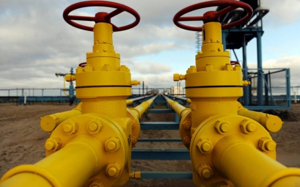 Владата уште не добила одговор од Европската комисија за бугарската такса на рускиот гас