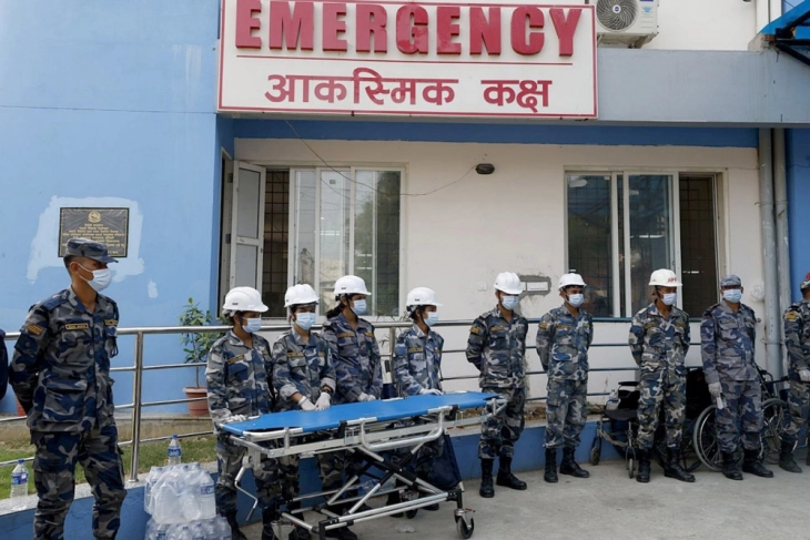 Расте бројот на жртвите од земјотресот во Непал